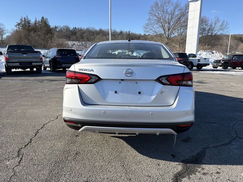 Used 2025 Nissan Versa S w/ Trunk Package image 6