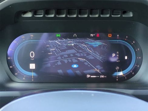 New 2025 Volvo XC90 B5 Plus w/ Protection Package Premier image 33