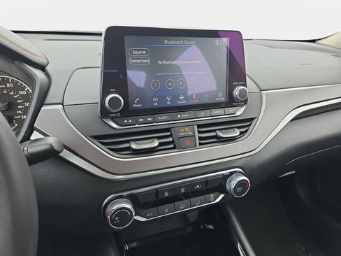 Used 2024 Nissan Altima 2.5 SR image 19