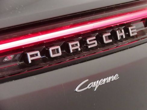 Certified 2026 Porsche Cayenne S AWD/4WD image 12