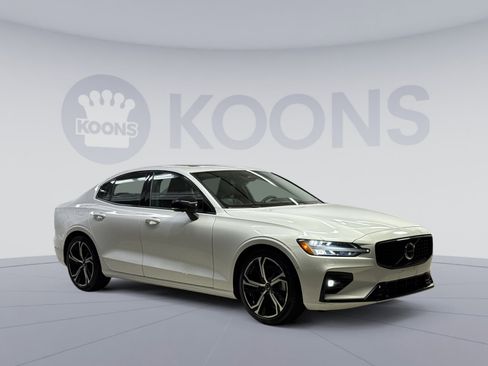 Used 2024 Volvo S60 B5 Plus AWD/4WD image 14