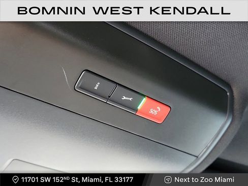 Used 2022 Volkswagen Atlas Cross Sport SEL R-Line image 31