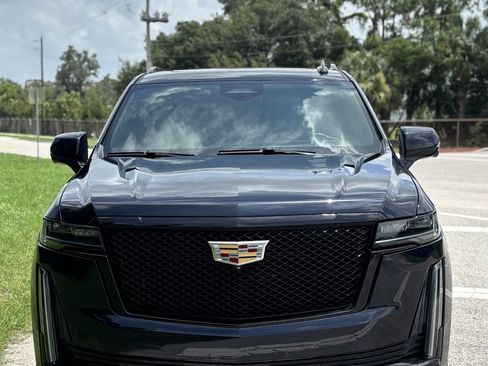 Used 2021 Cadillac Escalade Sport RWD image 4
