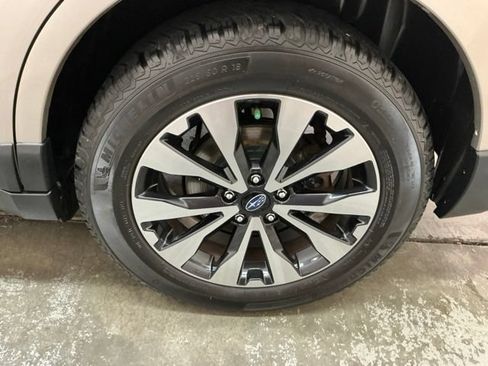 Used 2017 Subaru Outback 2.5i Limited AWD/4WD image 12