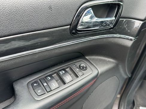 Used 2019 Jeep Grand Cherokee Trailhawk AWD/4WD image 24