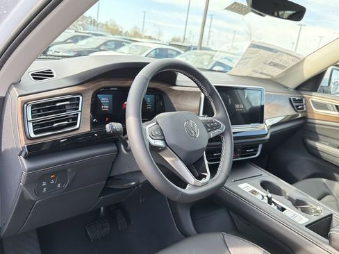 New 2026 Volkswagen Atlas SE FWD image 10