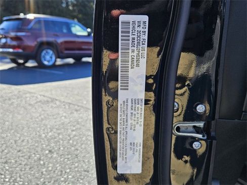 Used 2023 Dodge Charger Scat Pack w/ Daytona Edition Group image 7