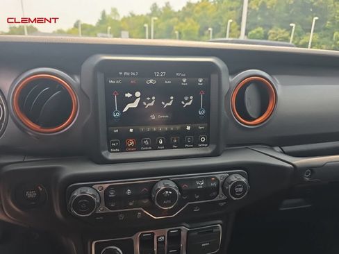 Used 2021 Jeep Gladiator Mojave AWD/4WD image 12