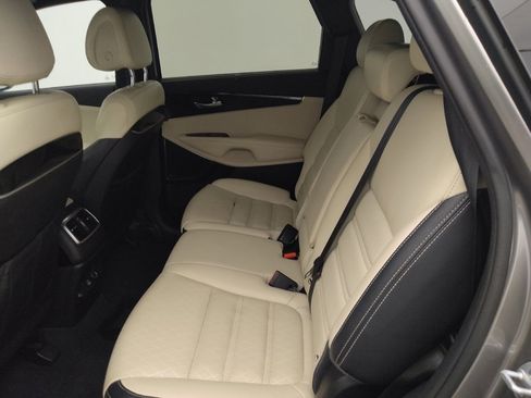 Used 2016 Kia Sorento SX w/ SXL Technology Package image 18
