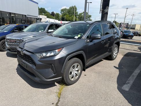 Used 2019 Toyota RAV4 LE w/ All Weather Liner Package AWD/4WD image 4