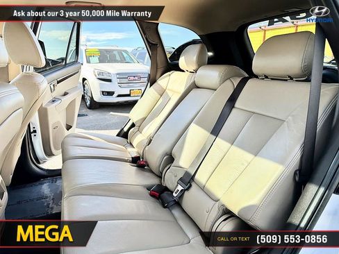 Used 2011 Hyundai Santa Fe Limited FWD image 17