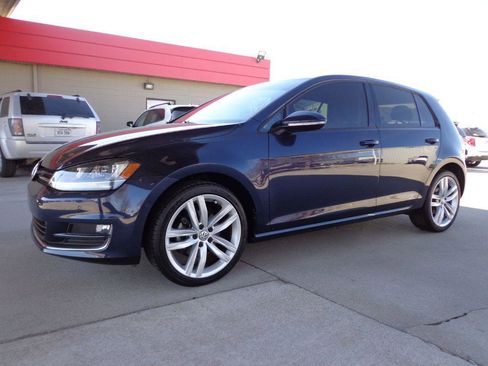 Used 2017 Volkswagen Golf 4-Door image 1