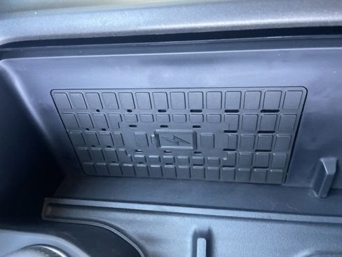 New 2025 Ford Expedition Active image 50