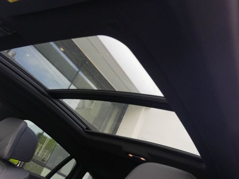 Certified 2025 BMW X6 xDrive40i w/ Climate Comfort Package image 12