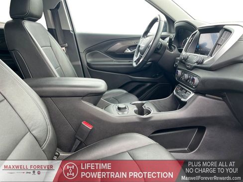 Used 2024 GMC Terrain SLT image 24