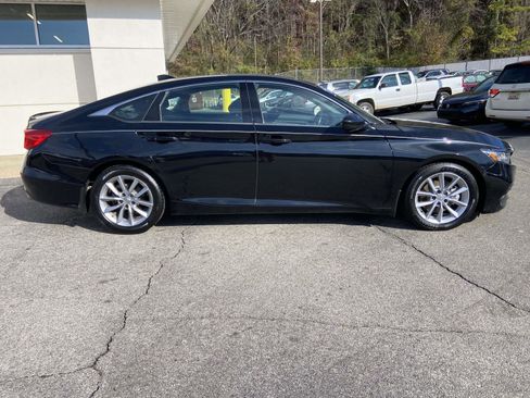 Used 2018 Honda Accord Sport image 2