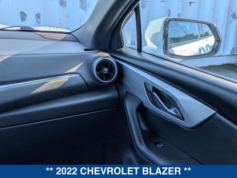 Used 2022 Chevrolet Blazer LT w/ Sound & Technology Package FWD image 19