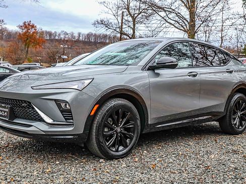 Used 2024 Buick Envista Sport Touring w/ Convenience I Package image 3