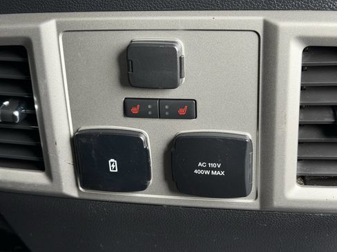 Used 2019 Ford F250 Lariat w/ Lariat Ultimate Package AWD/4WD image 32