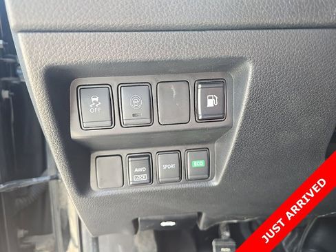 Used 2019 Nissan Rogue SV AWD/4WD image 14