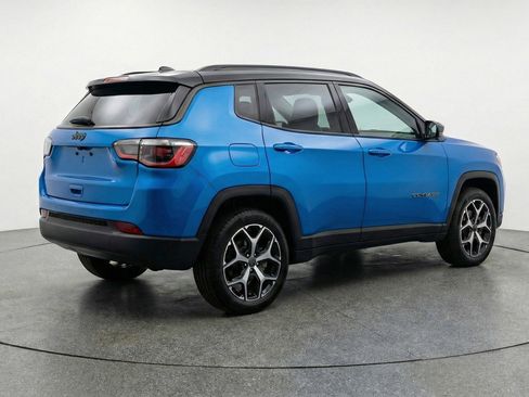 Used 2025 Jeep Compass Limited image 9