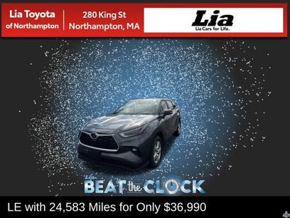 Used 2024 Toyota Highlander LE