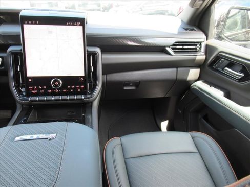New 2026 GMC Yukon AT4 w/ AT4 Premium Package AWD/4WD image 14