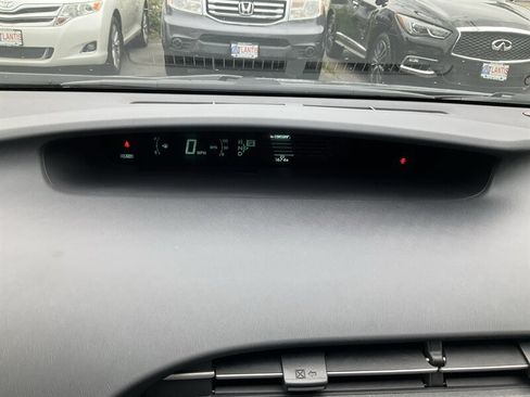 Used 2010 Toyota Prius Three w/ Navigation Pkg FWD image 22