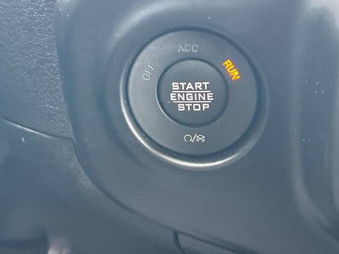 Used 2023 Jeep Wrangler Unlimited Sahara w/ Cold Weather Group AWD/4WD image 19