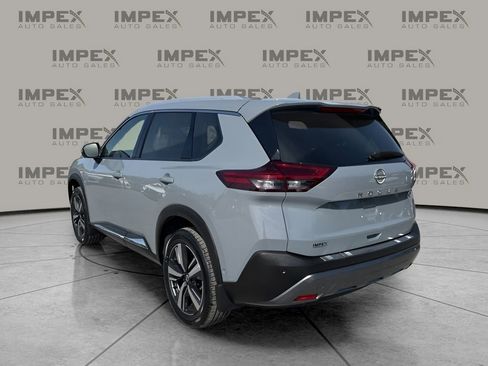 Used 2023 Nissan Rogue SL w/ SL Premium Package image 3