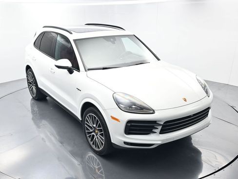Certified 2023 Porsche Cayenne Platinum Edition AWD/4WD image 44
