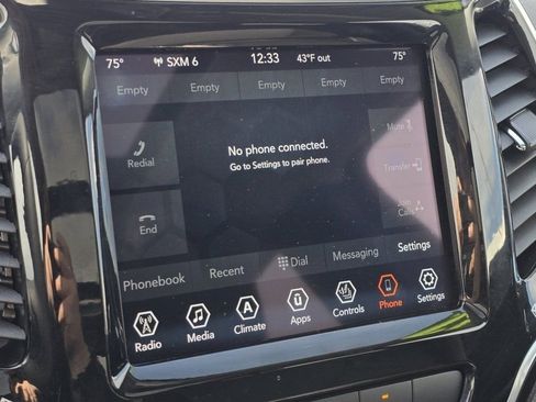 Used 2022 Jeep Cherokee Limited image 4