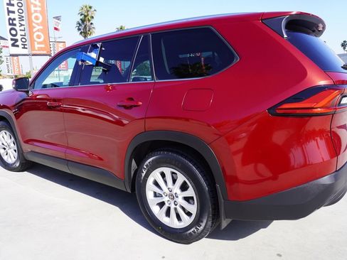 Certified 2024 Toyota Grand Highlander FWD image 5