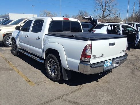 Used 2015 Toyota Tacoma PreRunner w/ SR5 Package image 3