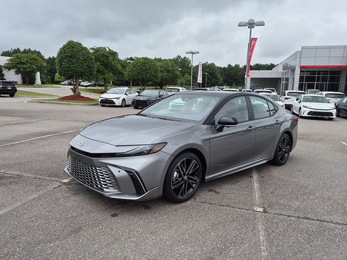 Used 2026 Toyota Camry XSE w/ Premium Plus Package FWD image 7