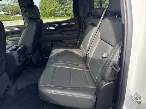Used 2022 Chevrolet Silverado 1500 RST w/ Redline Edition AWD/4WD image 2