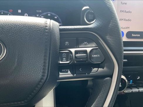 Used 2025 Toyota 4Runner Limited AWD/4WD image 19