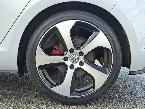 Used 2018 Volkswagen GTI S image 9