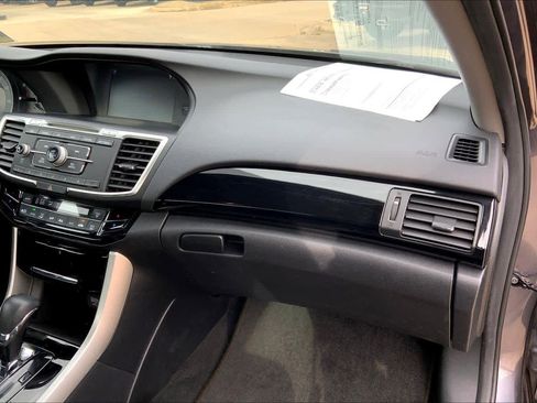Used 2016 Honda Accord LX image 18