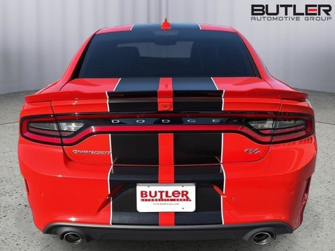 Used 2022 Dodge Charger R/T w/ Plus Group RWD image 5