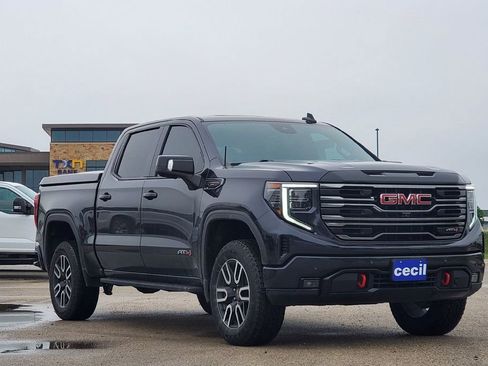 Used 2025 GMC Sierra 1500 AT4 w/ AT4 Premium Package AWD/4WD image 2