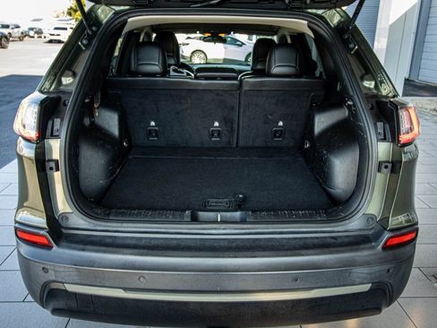 Used 2019 Jeep Cherokee Latitude Plus image 16