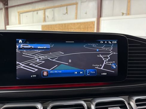 Used 2024 Mercedes-Benz GLS 450 4MATIC image 17