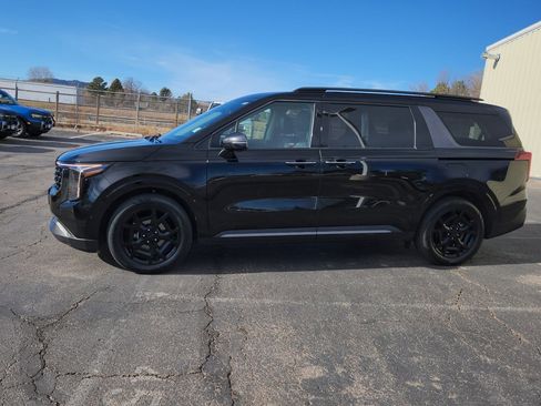 Used 2025 Kia Carnival SX Prestige image 4