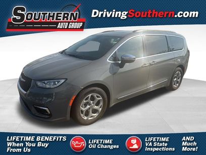 Used 2023 Chrysler Pacifica Limited