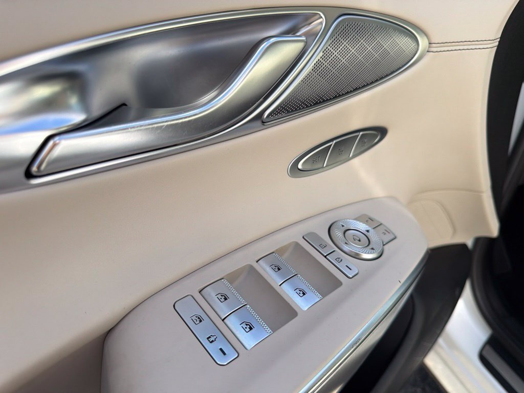 Used 2022 Genesis GV70 2.5T w/ Select Package AWD/4WD image 14