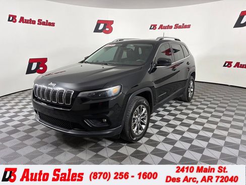 Used 2019 Jeep Cherokee Latitude Plus w/ Comfort/Convenience Group AWD/4WD image 1