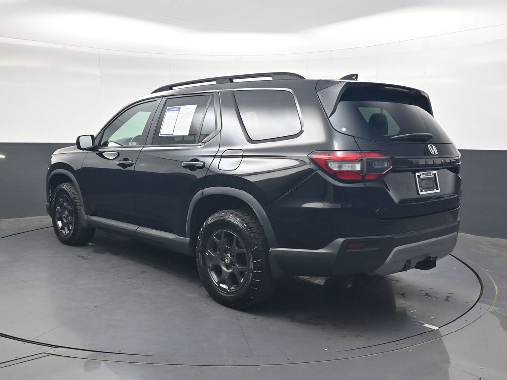 Used 2023 Honda Pilot TrailSport image 6