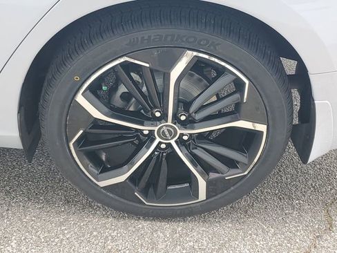Certified 2023 Nissan Altima 2.5 SR w/ SR Premium Package FWD image 33