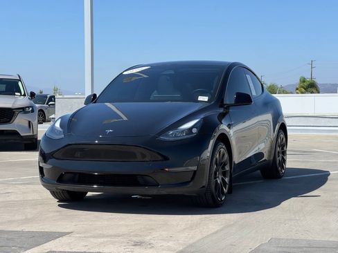 Used 2023 Tesla Model Y Long Range AWD/4WD image 4